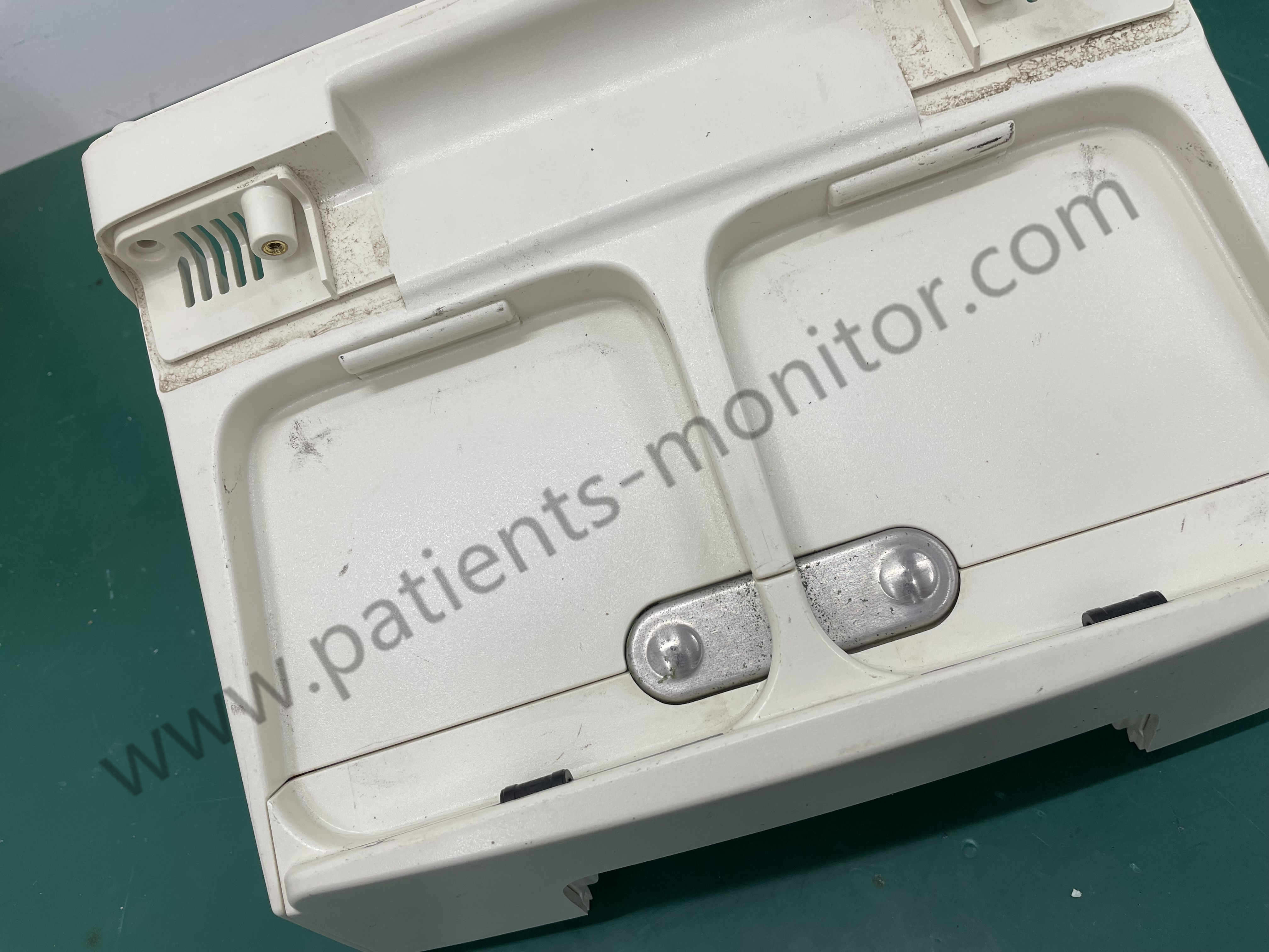 3202497-002 قطعات تجهیزات پزشکی Med-tronic Lifepak20 LP20 Defibrillator Top Case Paddle Holder